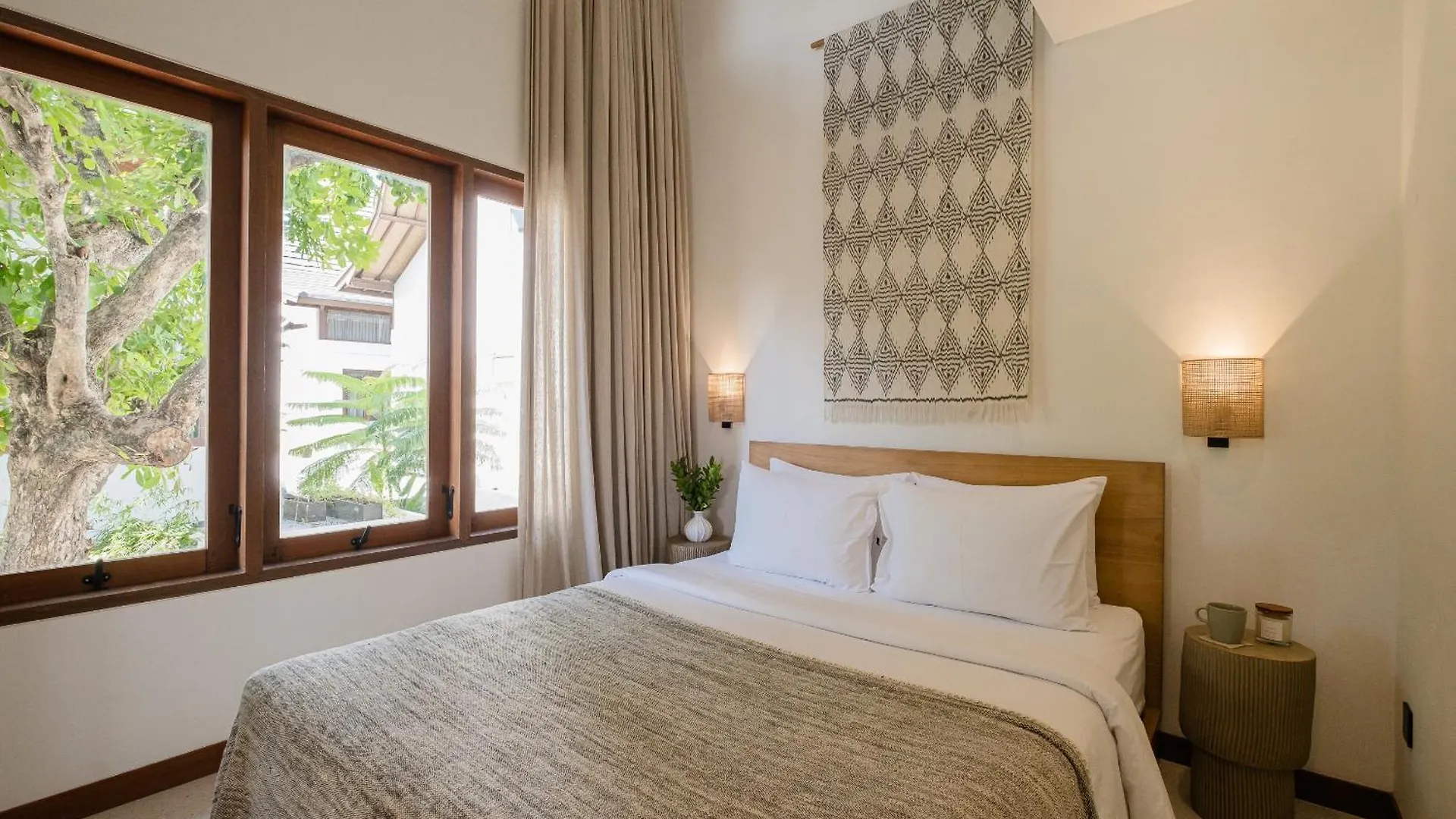 Treetop 1 - Spacious 3-Bdr Villa W Master Loft & Ocean Views Pecatu  Pecatu (Bali)