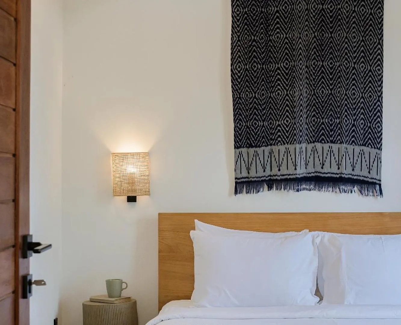Treetop 1 - Spacious 3-Bdr Villa W Master Loft & Ocean Views Pecatu