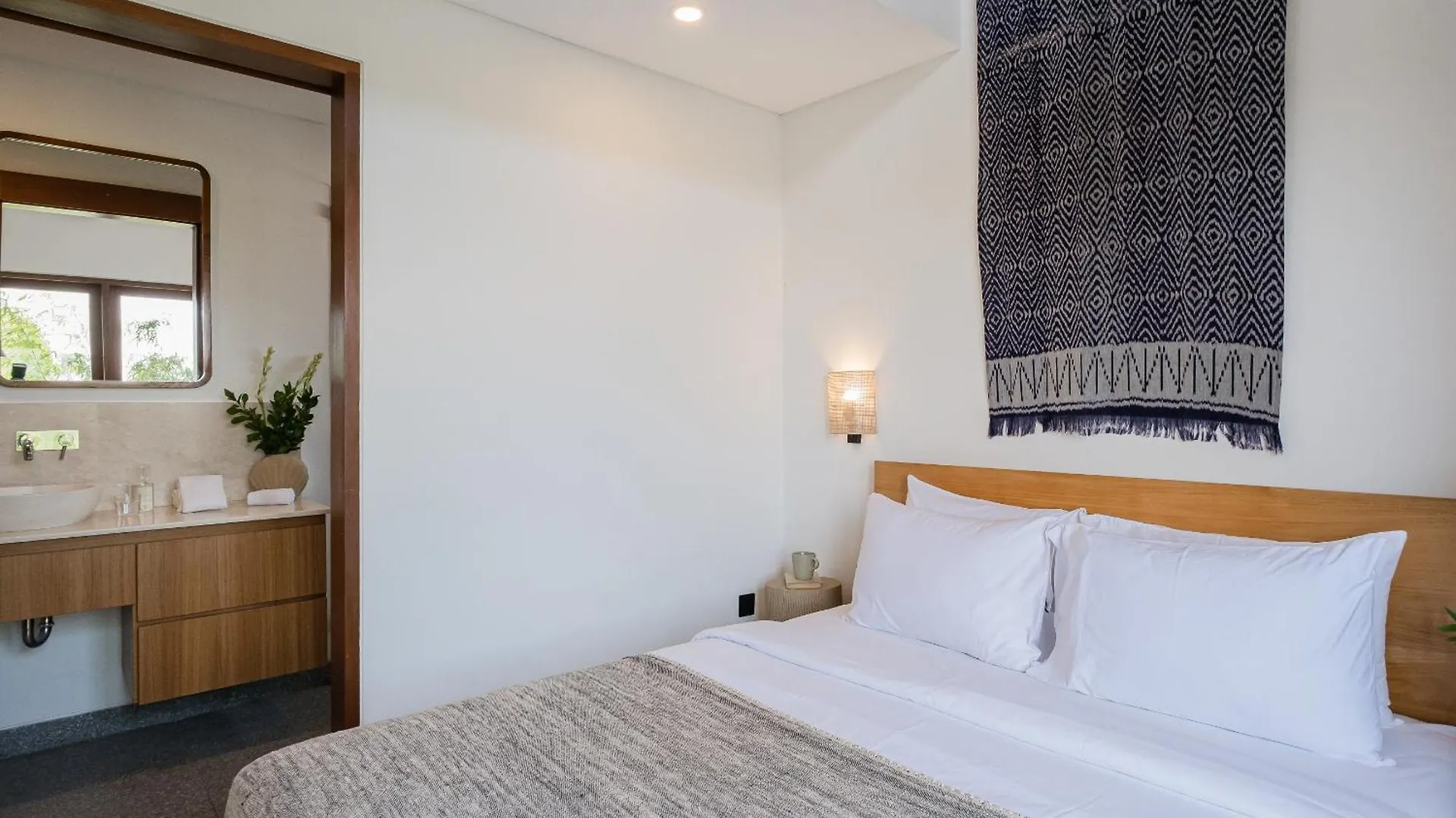 Treetop 1 - Spacious 3-Bdr Villa W Master Loft & Ocean Views Pecatu  0*, Pecatu (Bali)