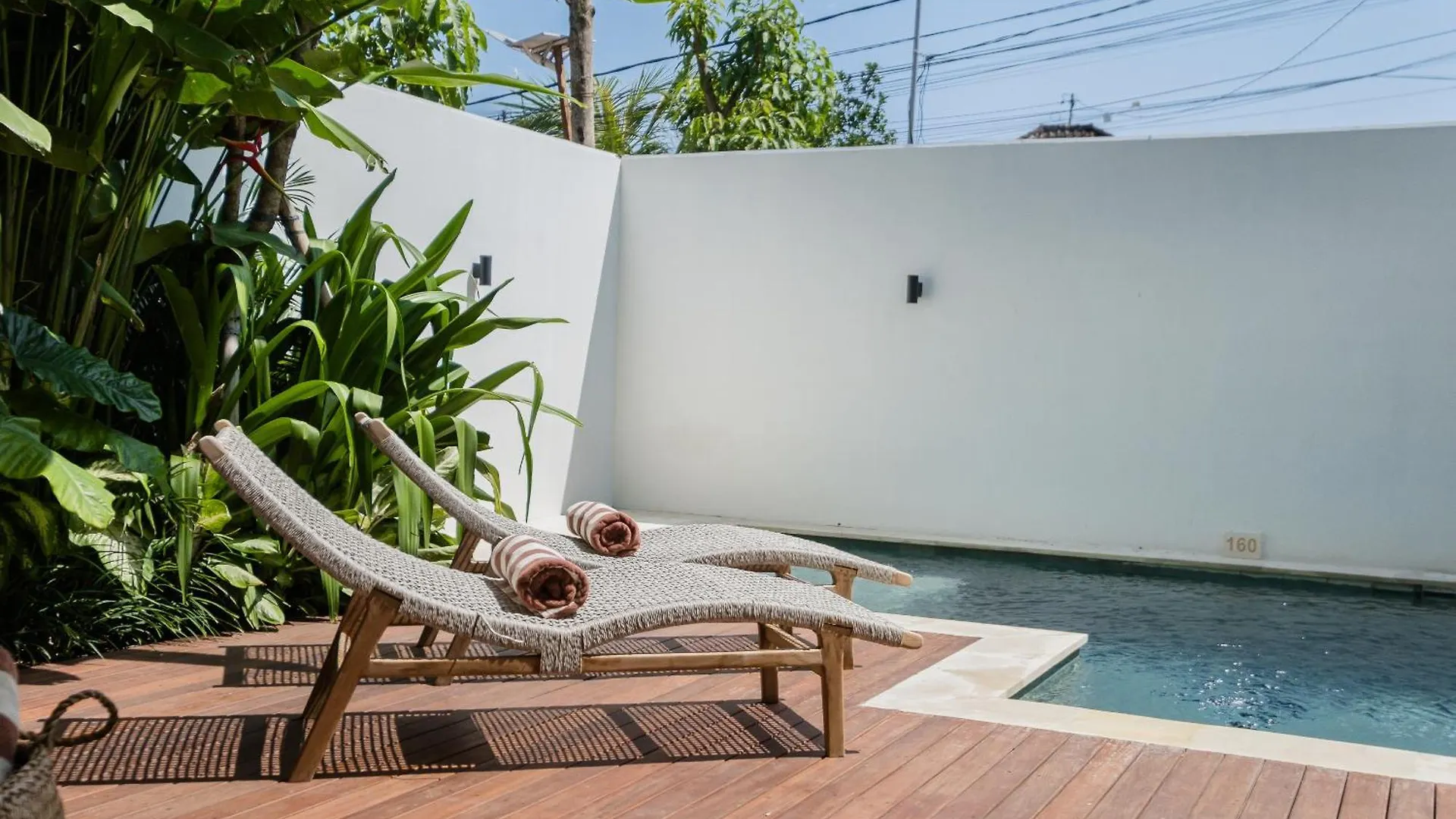 Treetop 1 - Spacious 3-Bdr Villa W Master Loft & Ocean Views Pecatu Indonezja