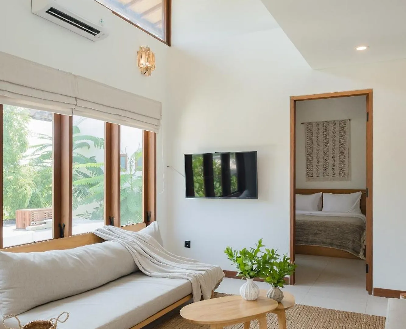 Treetop 1 - Spacious 3-Bdr Villa W Master Loft & Ocean Views Pecatu  Indonesia